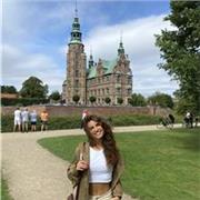 Buenas, soy una estudiante de 3ro de Medicina, responsable y con ganas de impartir clases. Tengo la titulación de Enseñanza Obligatoria (DBH), un buen expediente académico y alto nivel de matemáticas e inglés